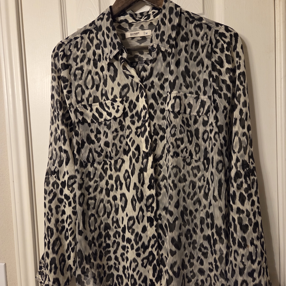 Old Navy Black and Gray Leopard Print Shirt